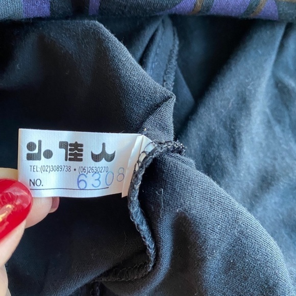 Vintage Shruchrzen Women’s Black Top with Fancy Rhinestone and Faux Pearl Accent - Picture 10 of 12